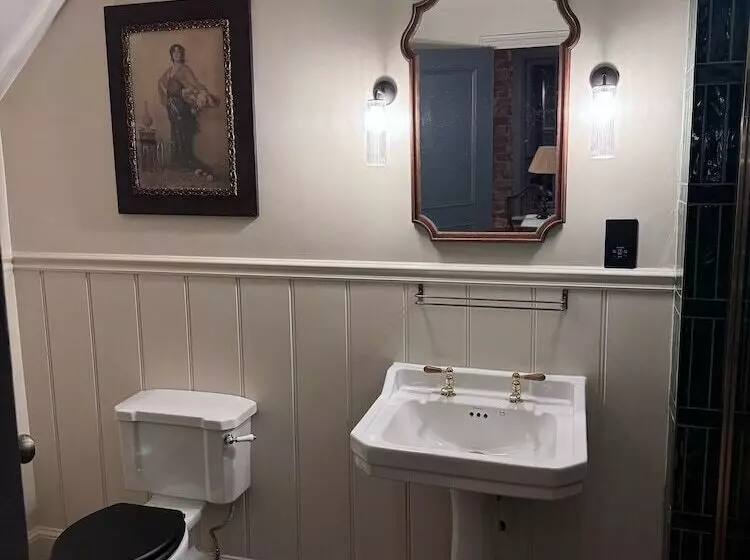 Hotelli The Leicester Arms Country Inn