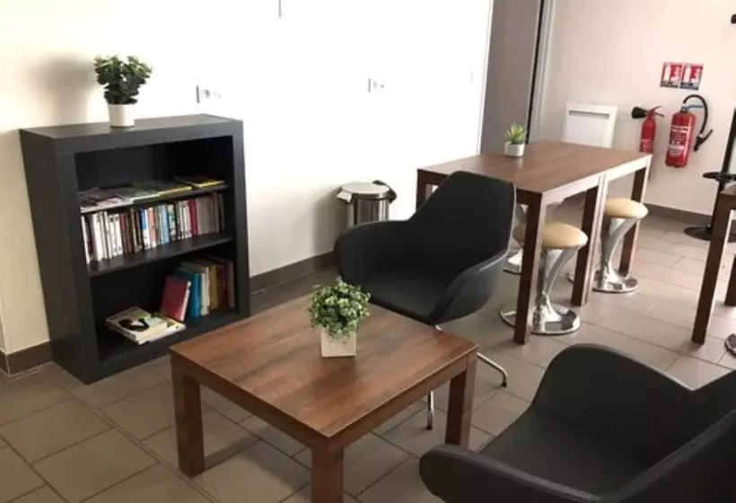 Montempô Apparthôtel Paris Vélizy