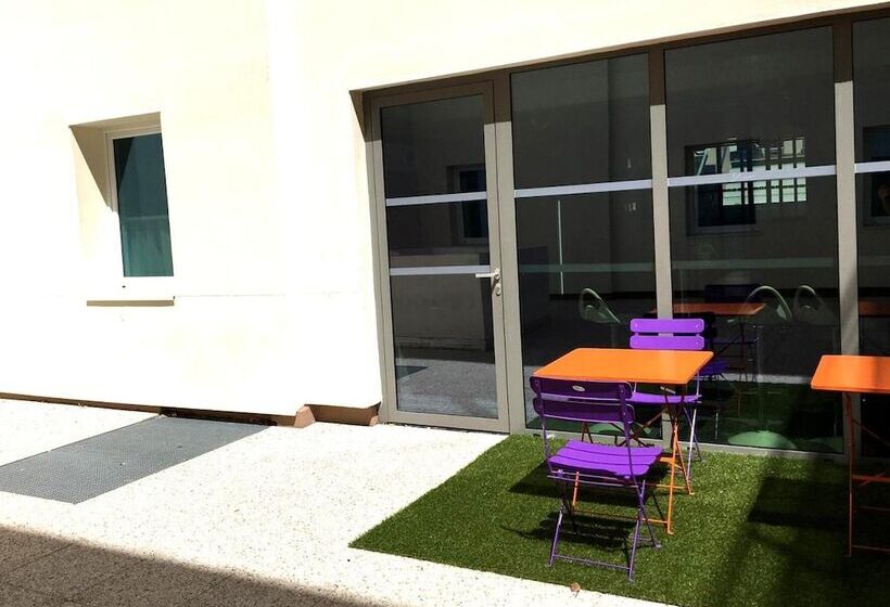 Montempô Apparthôtel Paris Vélizy