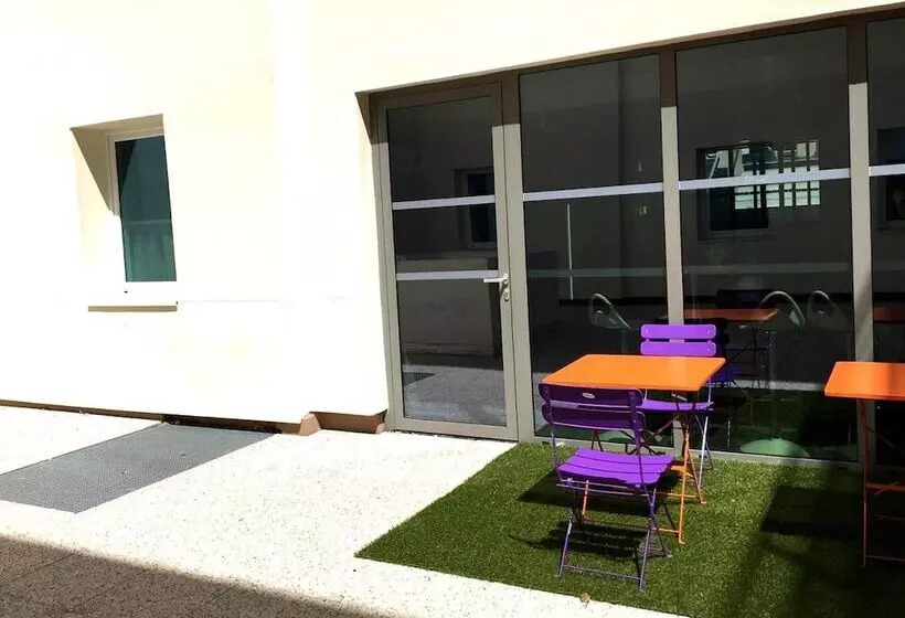 Montempô Apparthôtel Paris Vélizy