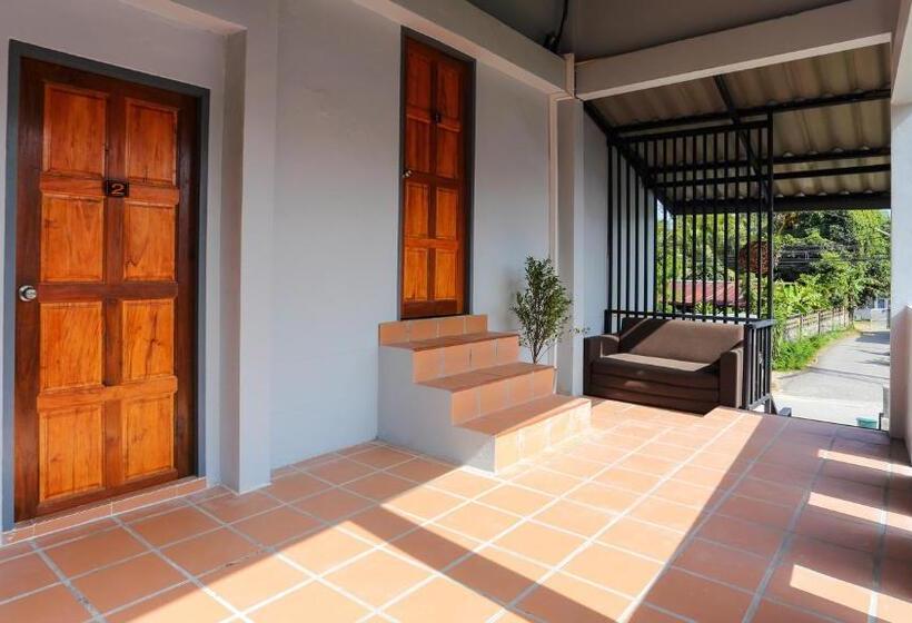 Pensió Bangtao Guest House