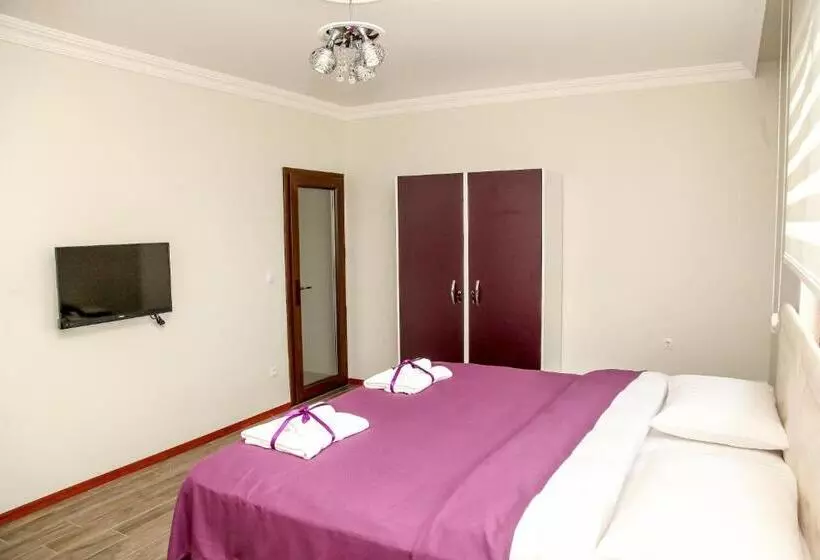 Royal Inn Seza Residence