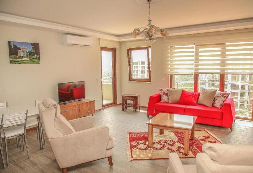 Royal Inn Seza Residence