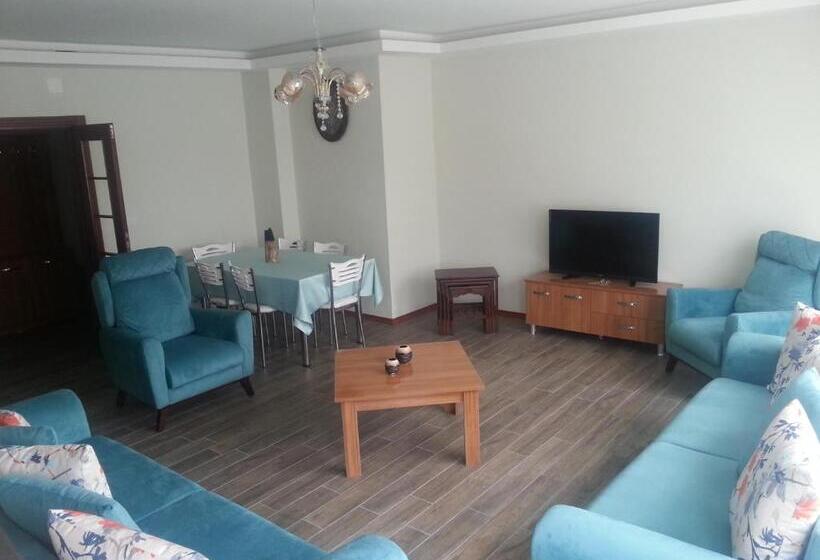 Royal Inn Seza Residence