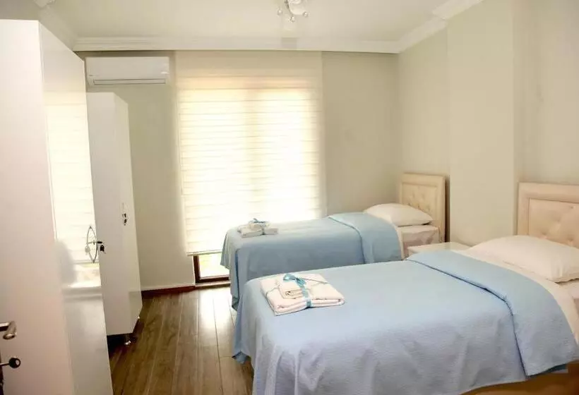 Royal Inn Seza Residence