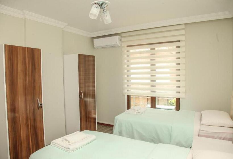 Royal Inn Seza Residence