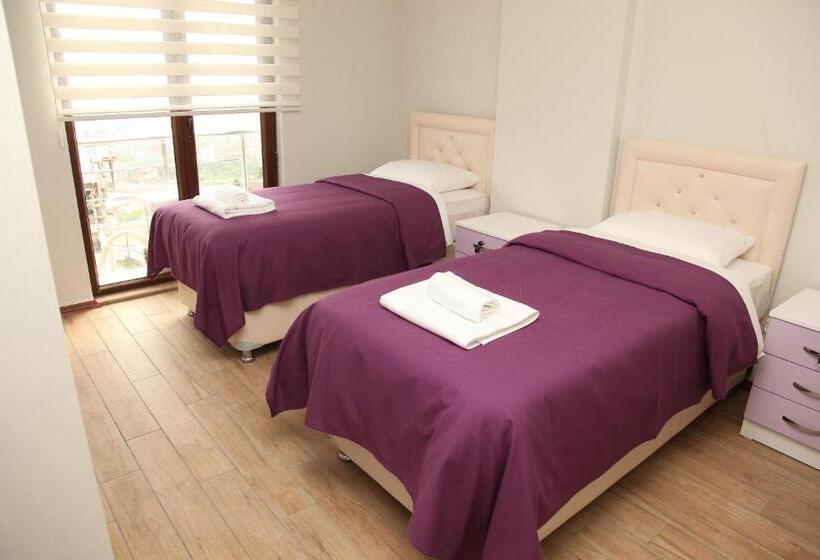 Royal Inn Seza Residence