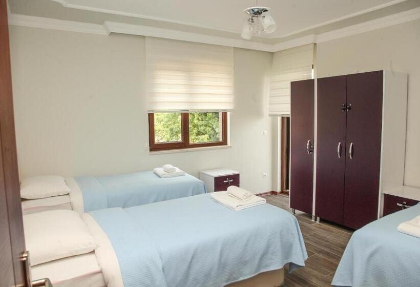Royal Inn Seza Residence
