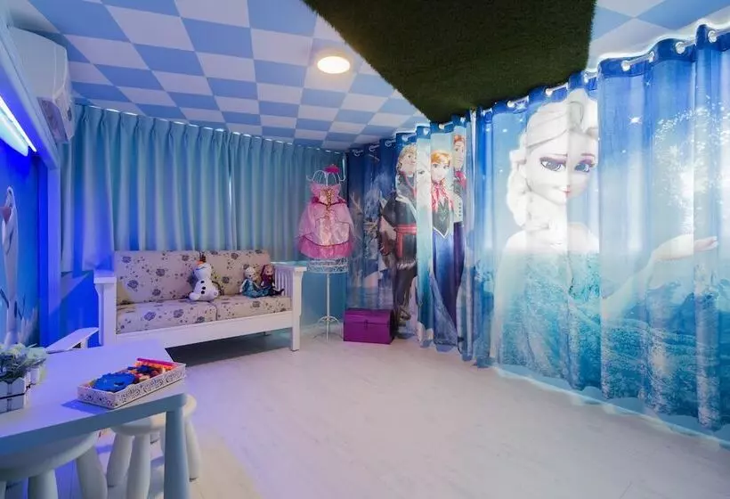 Alice Wonderland B&b