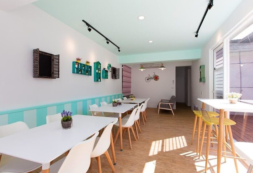 تختخواب و صبحانه Dream Out Of Eggs And Children