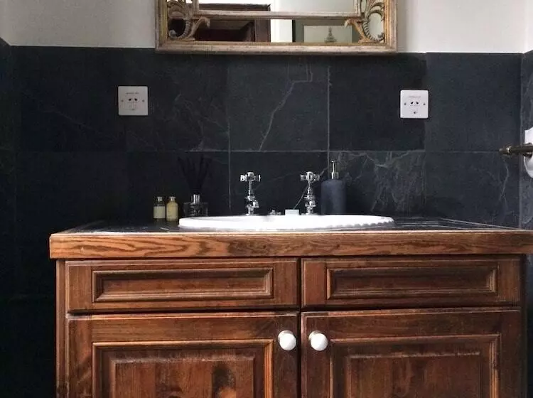 B&b Harlington Manor