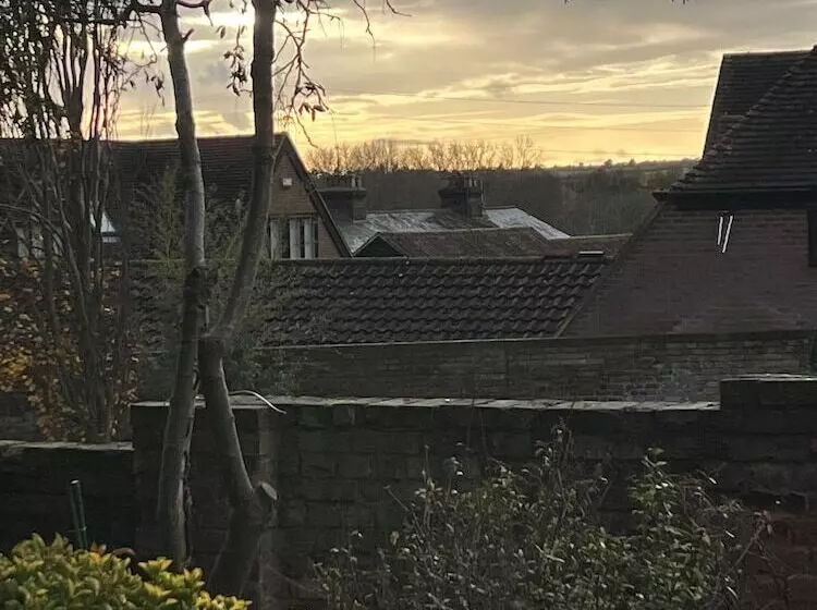 B&b Harlington Manor