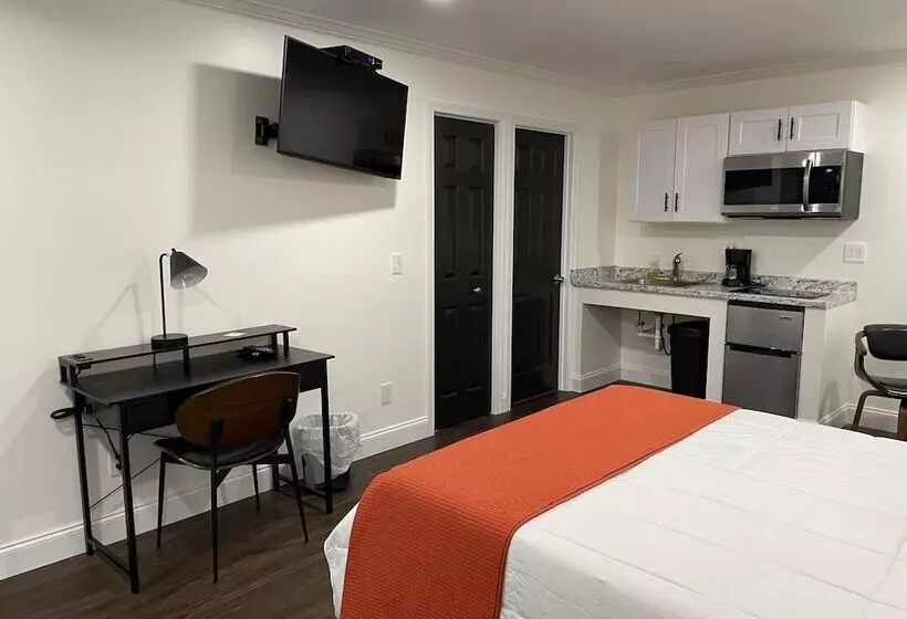 Gatehouse Motel