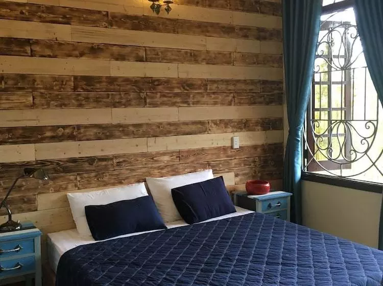 Ha Long Ginger Homestay  Hostel