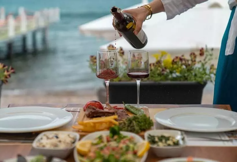 Hotelli Assos Kayalar Blue Beach