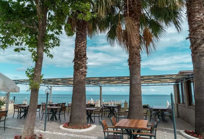 Hotelli Assos Kayalar Blue Beach