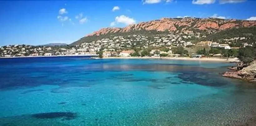 هتل La Cabane De Bob   Saint Raphael