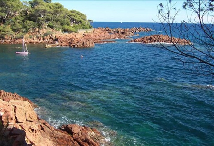 호텔 La Cabane De Bob Saint Raphael