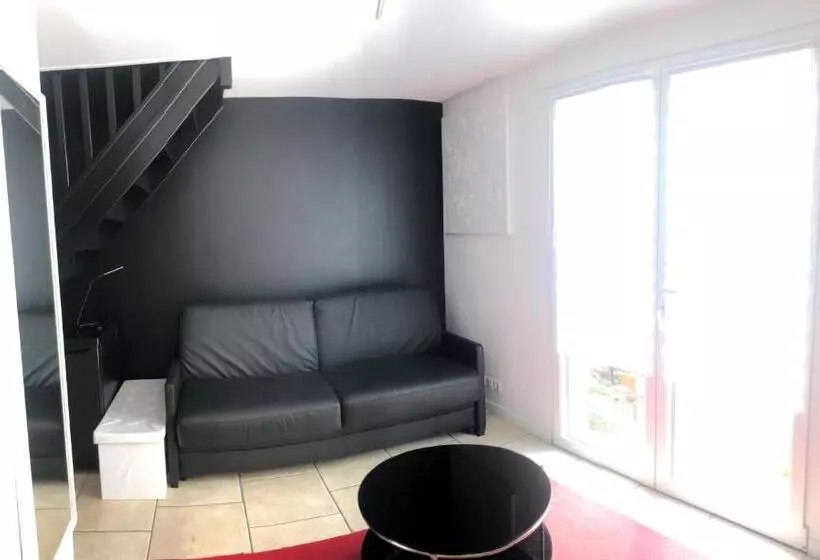 پانسیون Une Chambre à Neuilly Guest House