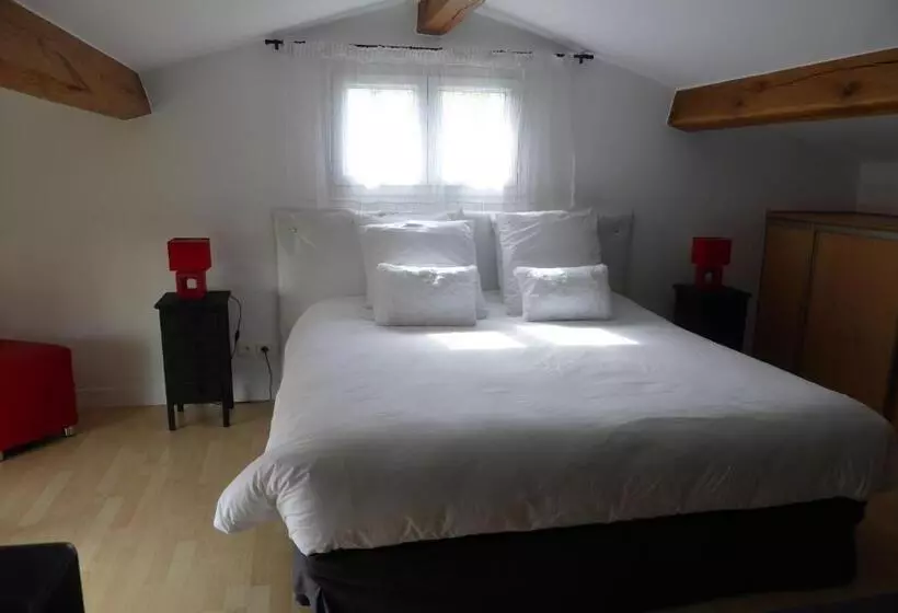 پانسیون Une Chambre à Neuilly Guest House
