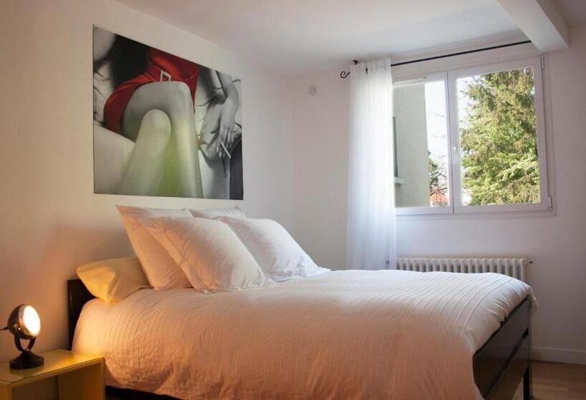 ペンション Une Chambre à Neuilly Guest House