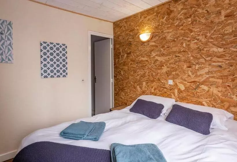 Aamiaismajoitus (B&B) La Tour Pom'pin