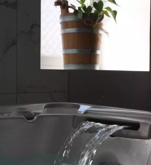 Aamiaismajoitus (B&B) La Tour Pom'pin