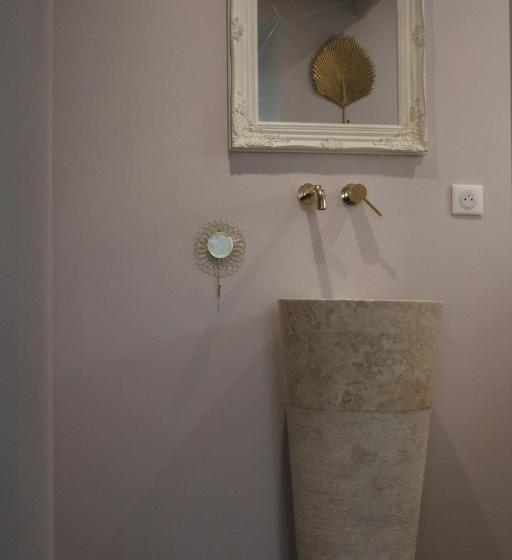 민박 La Tour Pom'pin