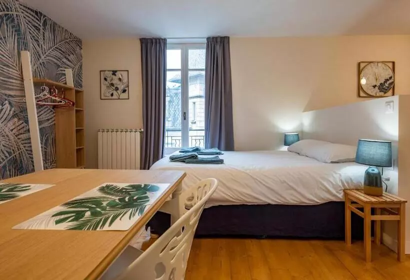 Aamiaismajoitus (B&B) La Tour Pom'pin