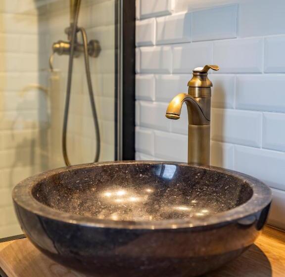 민박 La Tour Pom'pin