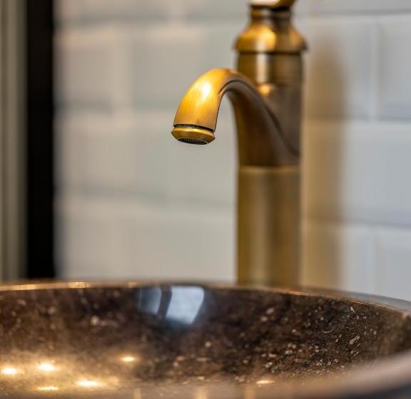 민박 La Tour Pom'pin