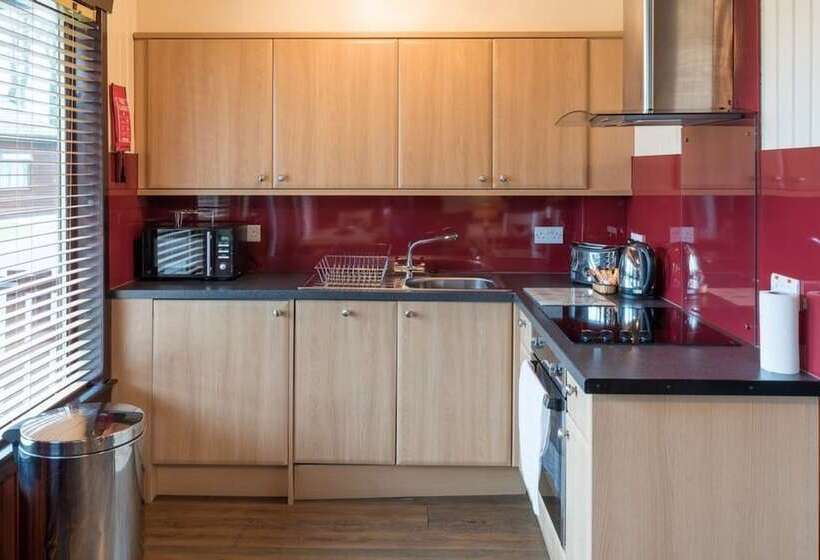 Birch Lodge 19 With Hot Tub