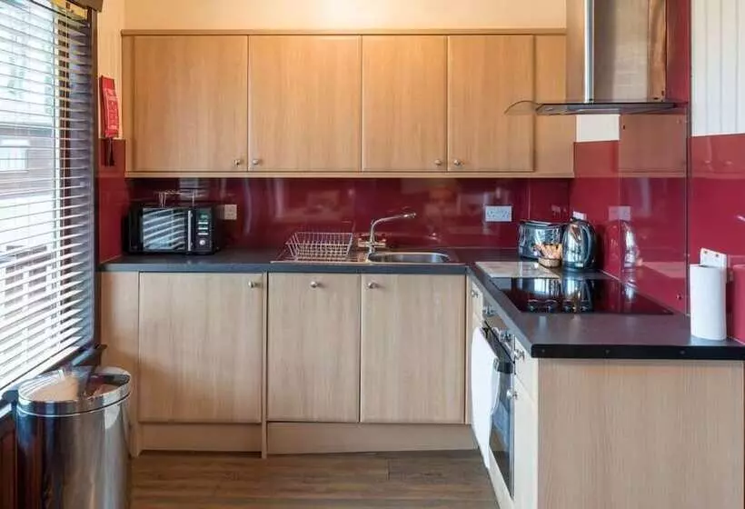 Birch Lodge 19 With Hot Tub