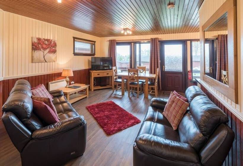 Birch Lodge 19 With Hot Tub