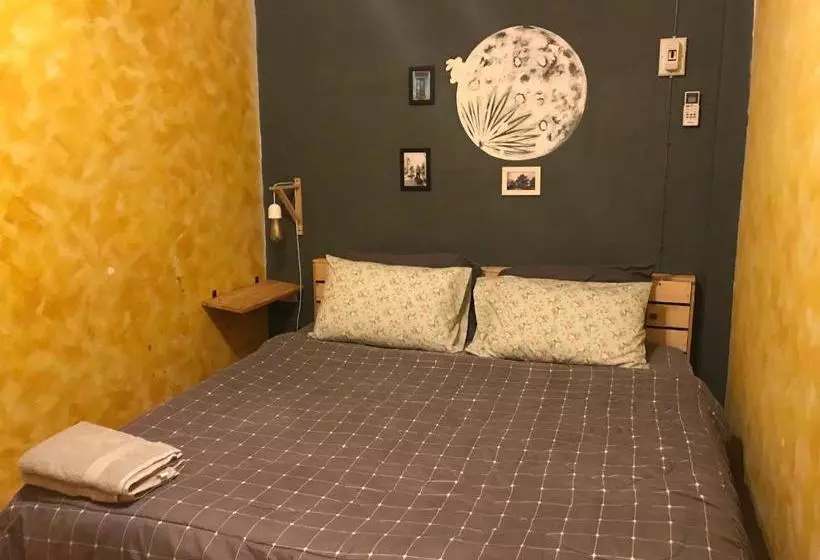 Carrot On The Moon Hostel