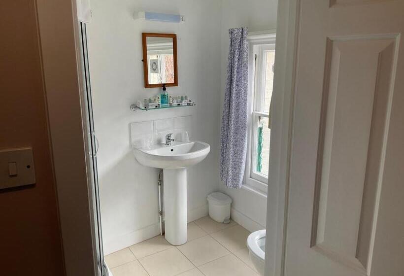 客栈  The Jolly Farmer