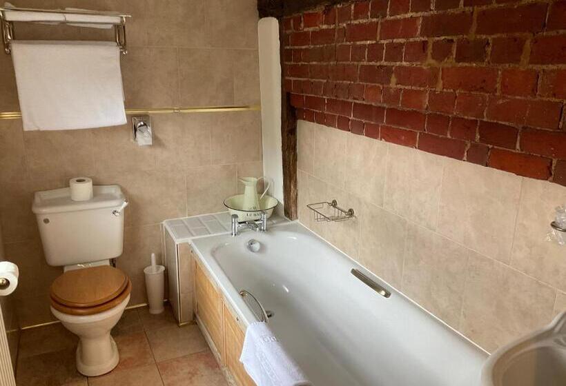 客栈  The Jolly Farmer