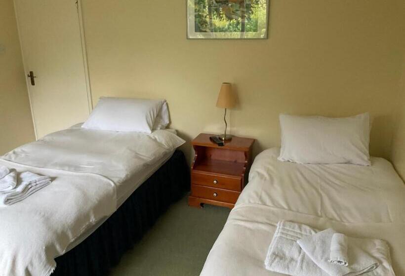 客栈  The Jolly Farmer