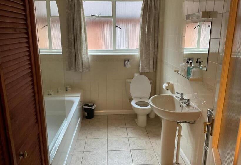 客栈  The Jolly Farmer