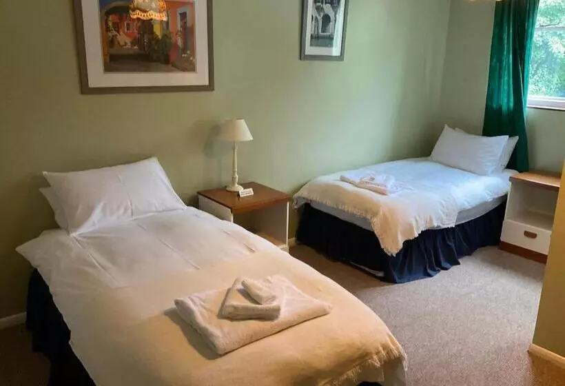 簡易ホテル The Jolly Farmer