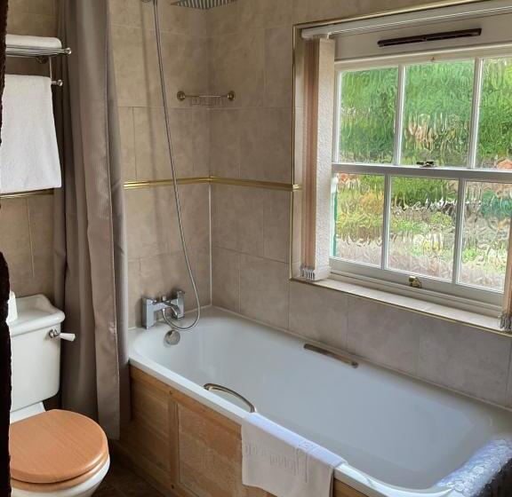 客栈  The Jolly Farmer