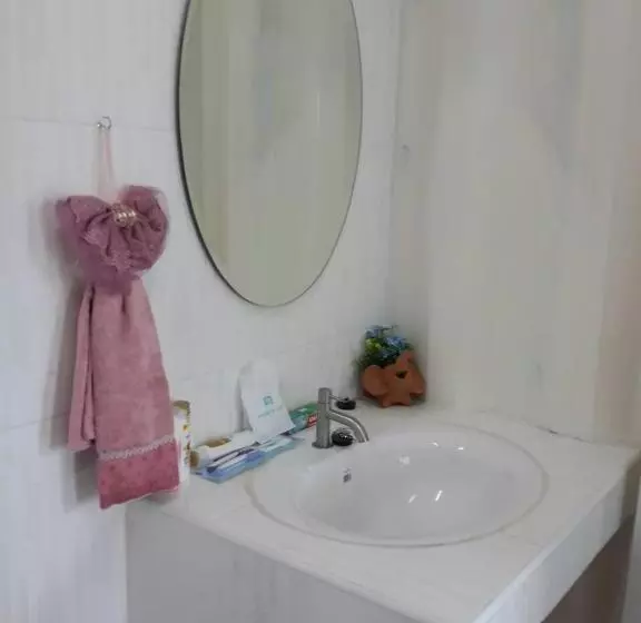 هتل Farsai Homestay