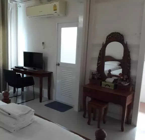 هتل Farsai Homestay