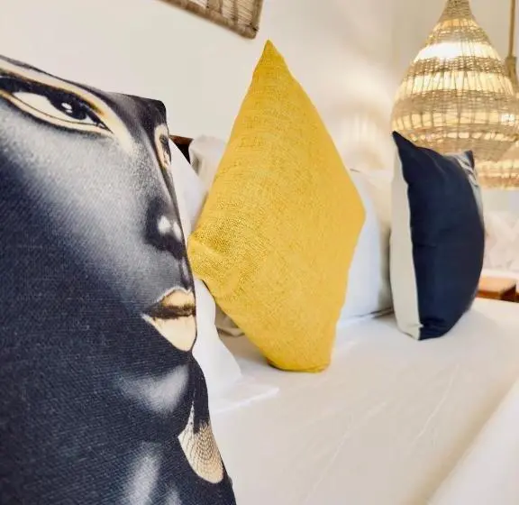 هتل Kikoi Boutique