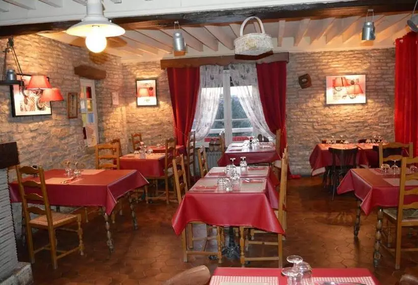 ホテル Le Relais Du Morvan