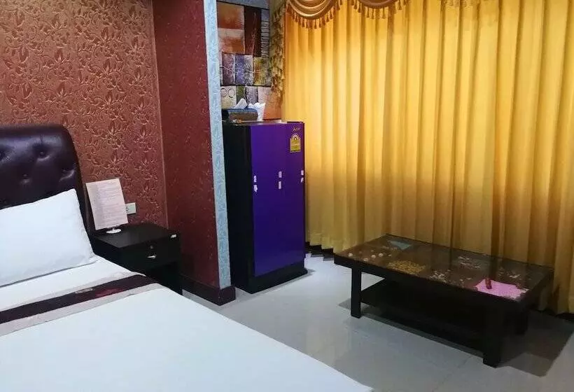 ホテル Nattawadee Resort