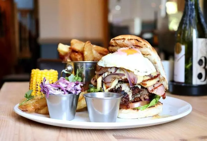 هتل The Boars Head