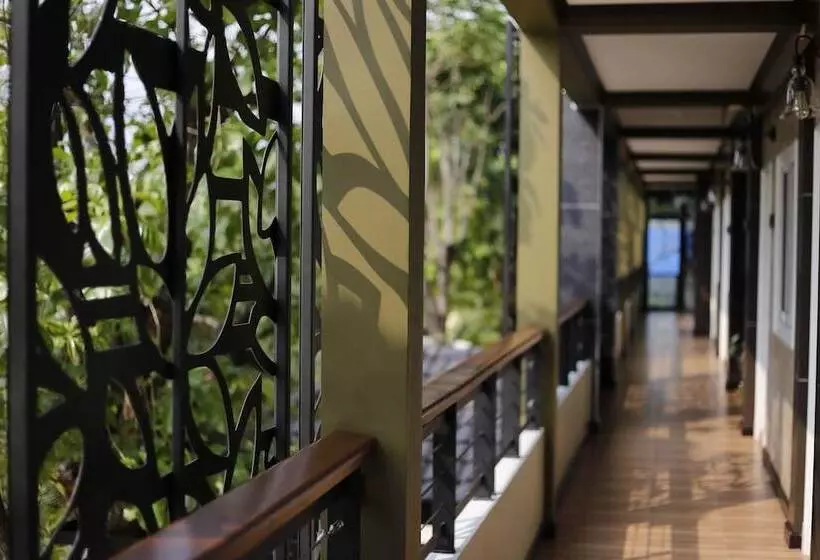 هتل The Vega Resort