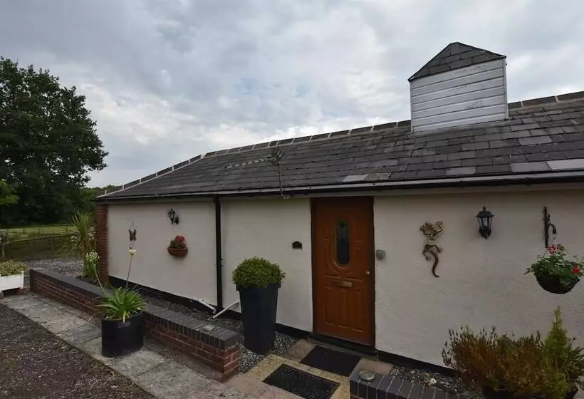 Little Rushbrook Cottages