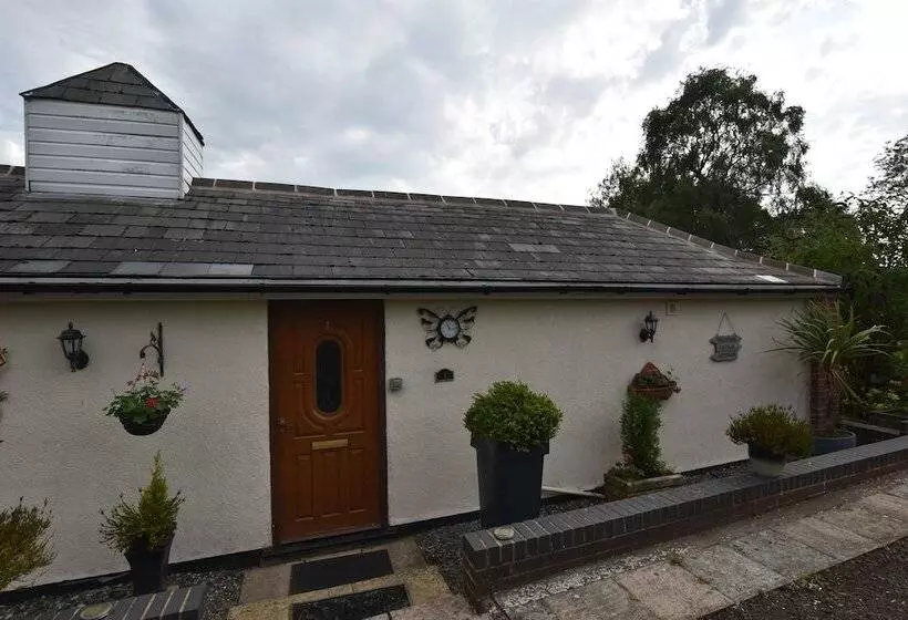 Little Rushbrook Cottages